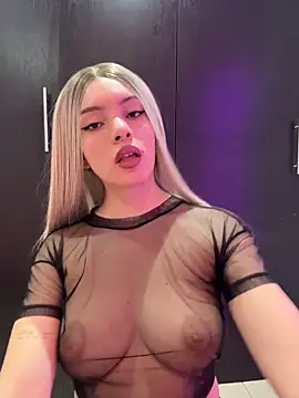 Snapshot of romanovanita chatting on 04/20/26, 04:37 romanovanita online show from 04/20/26, 04:37