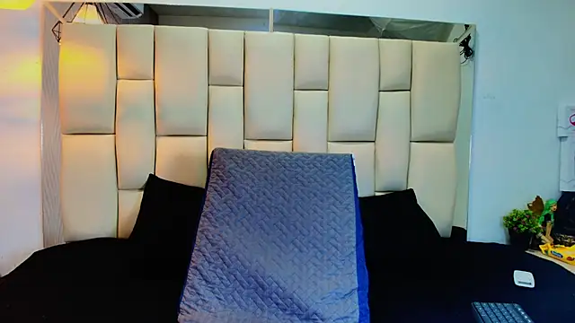 Lana Sliim online show from 03/24/26, 12:21