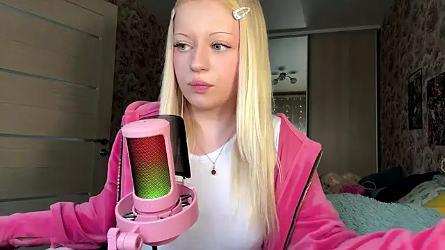 Snapshot of JeneeBIanks chatting on 02/24/26, 11:41 JeneeBIanks online show from 02/24/26, 11:41