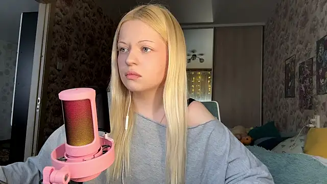 Snapshot of JeneeBIanks chatting on 02/25/26, 12:37 JeneeBIanks online show from 02/25/26, 12:37