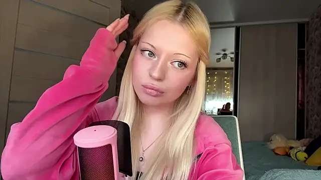 Snapshot of JeneeBIanks chatting on 03/06/26, 10:23 JeneeBIanks online show from 03/06/26, 10:23