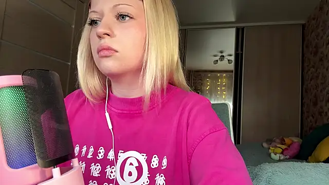 Snapshot of JeneeBIanks chatting on 03/07/26, 10:45 JeneeBIanks online show from 03/07/26, 10:45