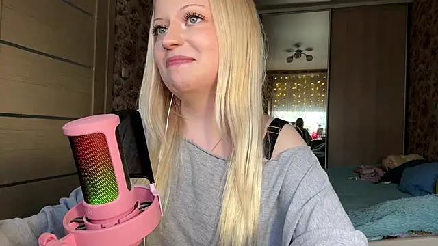 Snapshot of JeneeBIanks chatting on 03/13/26, 12:56 JeneeBIanks online show from 03/13/26, 12:56