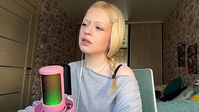 Snapshot of JeneeBIanks chatting on 03/14/26, 11:37 JeneeBIanks online show from 03/14/26, 11:37