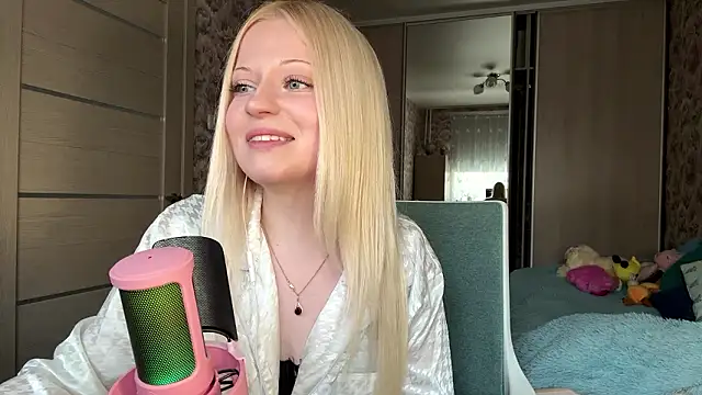 Snapshot of JeneeBIanks chatting on 03/17/26, 11:46 JeneeBIanks online show from 03/17/26, 11:46