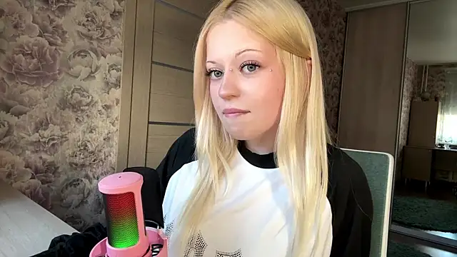 Snapshot of JeneeBIanks chatting on 03/26/26, 12:11 JeneeBIanks online show from 03/26/26, 12:11