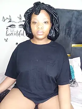 Snapshot of Divine_Beautyxx chatting on 05/22/26, 02:08 Divine Beautyxx online show from 05/22/26, 02:08
