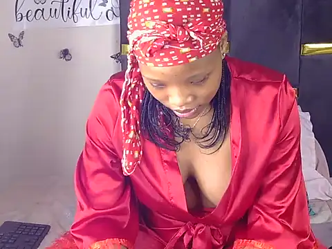 Snapshot of Divine_Beautyxx chatting on 05/25/26, 03:45 Divine Beautyxx online show from 05/25/26, 03:45