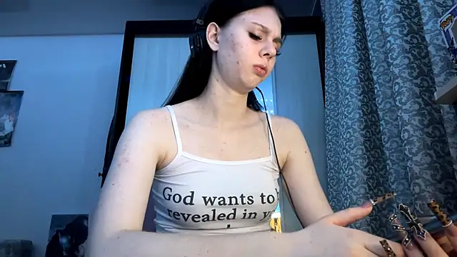 Snapshot of SaraDebey chatting on 02/25/26, 09:35 SaraDebey online show from 02/25/26, 09:35