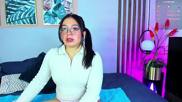 Snapshot of mia_wills_ chatting on 03/13/26, 04:46 mia wills online show from 03/13/26, 04:46