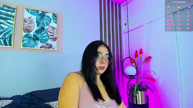 Snapshot of mia_wills_ chatting on 03/19/26, 04:44 mia wills online show from 03/19/26, 04:44