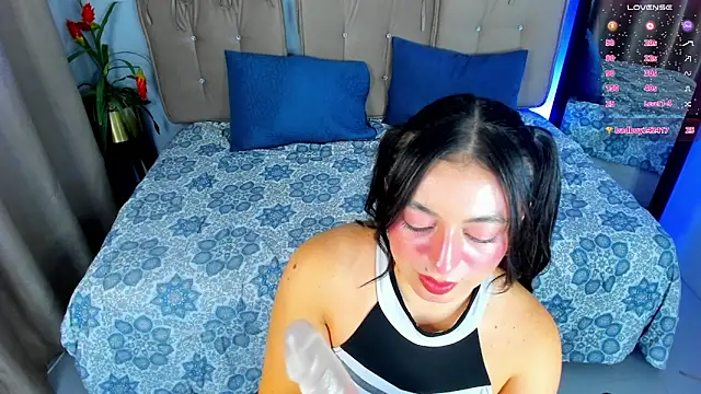 Snapshot of mia_wills_ chatting on 03/27/26, 05:34 mia wills online show from 03/27/26, 05:34