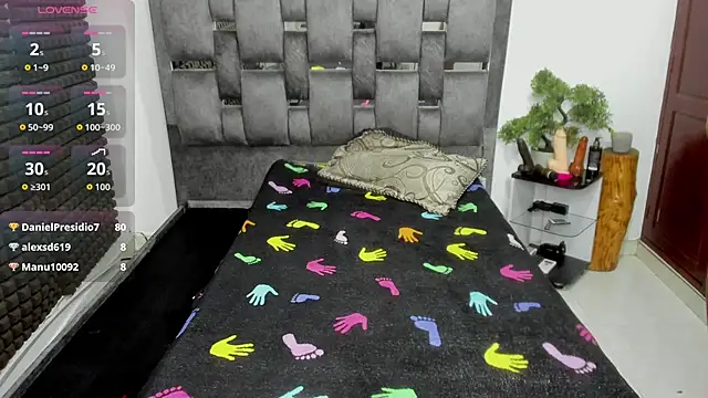 Snapshot of valeriavelasquez chatting on 03/08/26, 02:04 valeriavelasquez online show from 03/08/26, 02:04