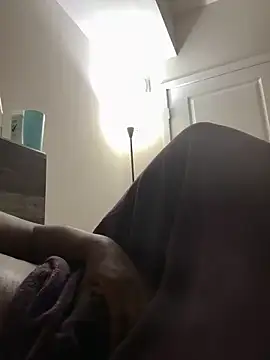 Snapshot of makeherfeelg chatting on 02/24/26, 06:11 makeherfeelg online show from 02/24/26, 06:11