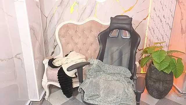 Snapshot of Tamy_b_ chatting on 04/15/26, 03:08 Tamy b online show from 04/15/26, 03:08