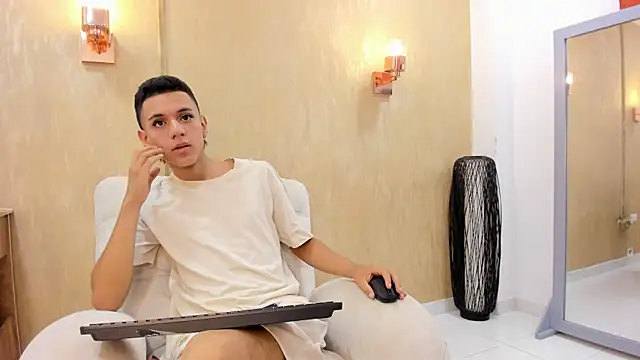 Snapshot of dominicjonnes chatting on 04/13/26, 02:11 dominicjonnes online show from 04/13/26, 02:11