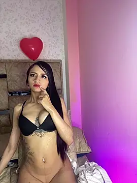 Snapshot of Lauraaa_pink18 chatting on 02/28/26, 03:29 Lauraaa pink18 online show from 02/28/26, 03:29