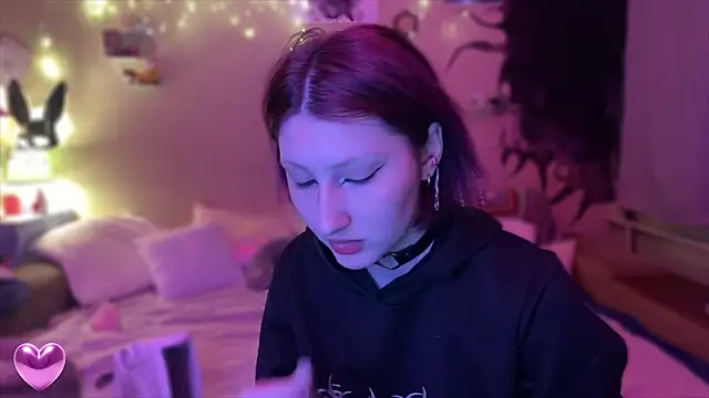 Snapshot of VelvetLiquorrr chatting on 02/24/26, 04:10 VelvetLiquorrr online show from 02/24/26, 04:10