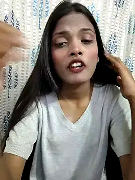 iam-anshika online show from 04/15/26, 05:36