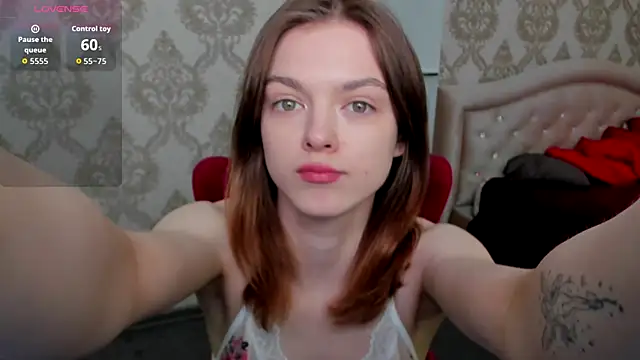 Snapshot of _Molly_Coy_ chatting on 05/16/26, 08:00 Molly Coy online show from 05/16/26, 08:00