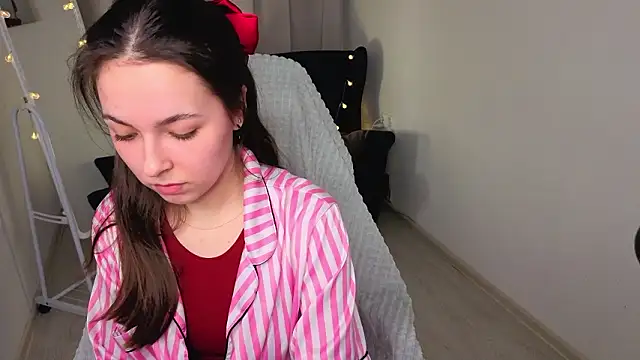 BellaThery online show from 02/20/26, 01:33