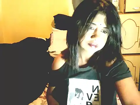 Snapshot of IndianPleasures21 chatting on 03/24/26, 01:05 IndianPleasures21 online show from 03/24/26, 01:05