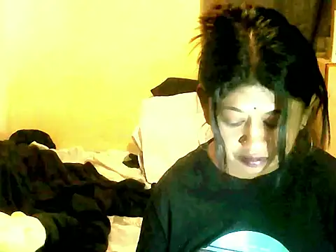 Snapshot of IndianPleasures21 chatting on 04/21/26, 01:42 IndianPleasures21 online show from 04/21/26, 01:42