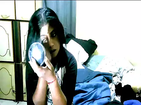 Snapshot of IndianPleasures21 chatting on 06/19/26, 12:04 IndianPleasures21 online show from 06/19/26, 12:04