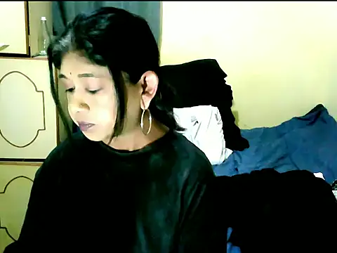 Snapshot of IndianPleasures21 chatting on 06/27/26, 04:39 IndianPleasures21 online show from 06/27/26, 04:39