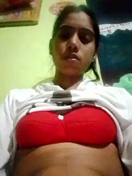 Snapshot of wifedesi7050 chatting on 04/08/26, 08:20 wifedesi7050 online show from 04/08/26, 08:20