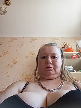 Snapshot of KiraStanton chatting on 06/19/26, 11:25 KiraStanton online show from 06/19/26, 11:25
