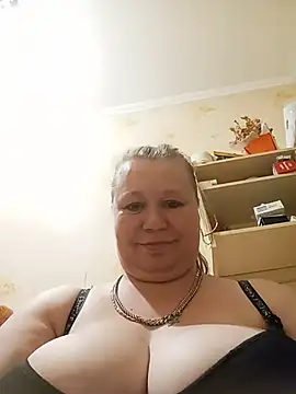 Snapshot of KiraStanton chatting on 06/19/26, 11:30 KiraStanton online show from 06/19/26, 11:30
