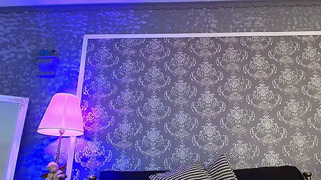 Olivia Noor online show from 03/08/26, 11:19