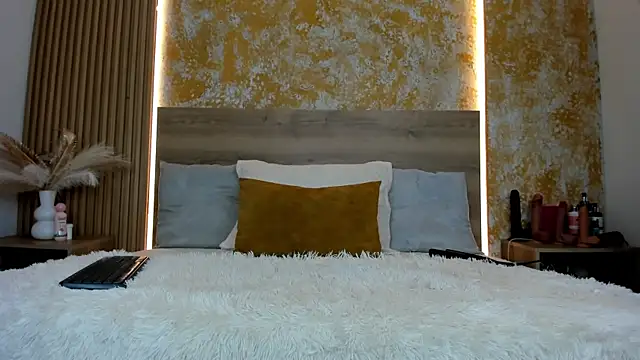 julietta pink online show from 03/30/26, 11:33