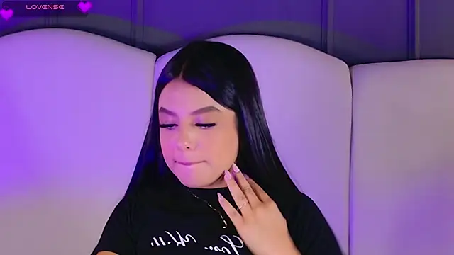 Snapshot of BrunaMonroee chatting on 04/21/26, 12:55 BrunaMonroee online show from 04/21/26, 12:55