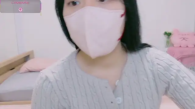 Snapshot of natsuka-chan chatting on 04/14/26, 11:05 natsuka-chan online show from 04/14/26, 11:05