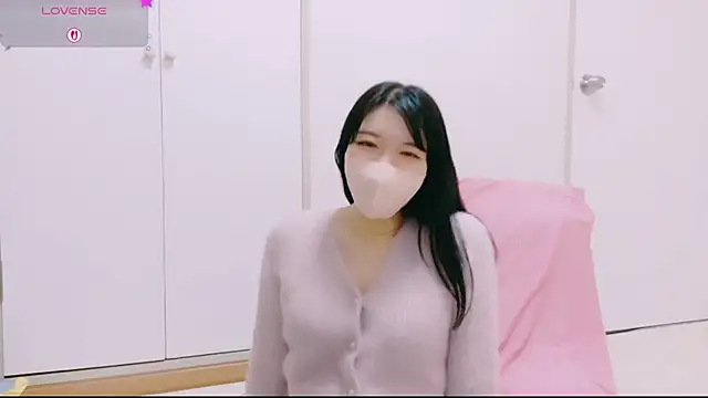 Snapshot of natsuka-chan chatting on 04/23/26, 11:20 natsuka-chan online show from 04/23/26, 11:20