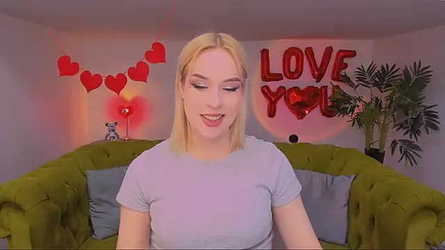 Snapshot of serene_land chatting on 03/06/26, 01:40 serene land online show from 03/06/26, 01:40