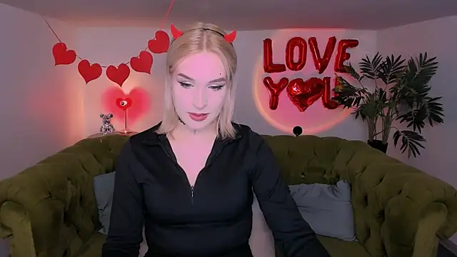 Snapshot of serene_land chatting on 03/19/26, 01:04 serene land online show from 03/19/26, 01:04