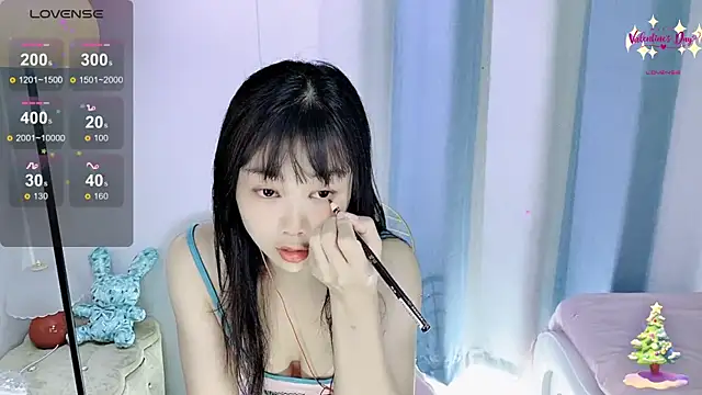 Snapshot of okyssa chatting on 04/10/26, 02:55 okyssa online show from 04/10/26, 02:55