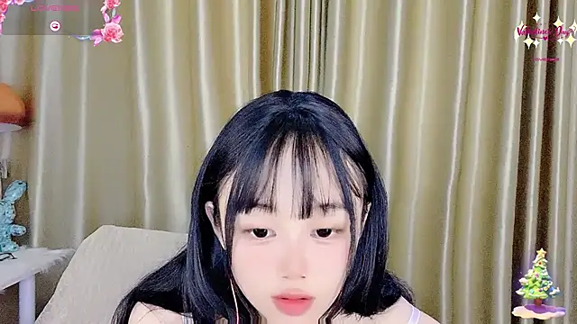 okyssa online show from 06/12/26, 04:00