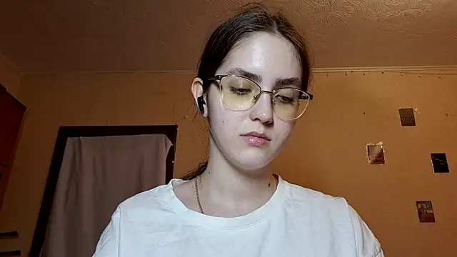 Snapshot of Katelemon chatting on 04/01/26, 02:36 Katelemon online show from 04/01/26, 02:36