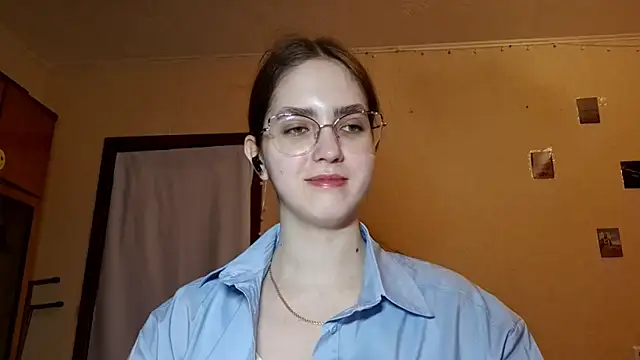 Snapshot of Katelemon chatting on 04/11/26, 11:25 Katelemon online show from 04/11/26, 11:25
