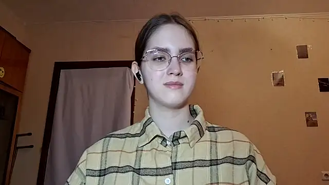 Snapshot of Katelemon chatting on 04/13/26, 02:55 Katelemon online show from 04/13/26, 02:55
