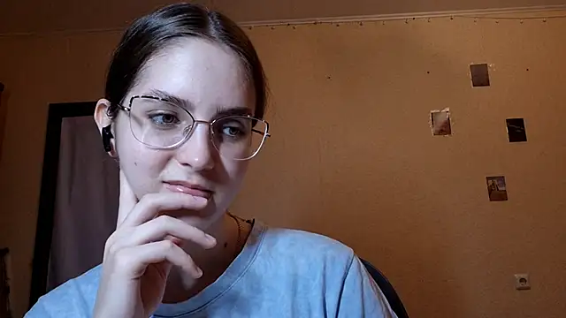 Snapshot of Katelemon chatting on 05/17/26, 02:24 Katelemon online show from 05/17/26, 02:24