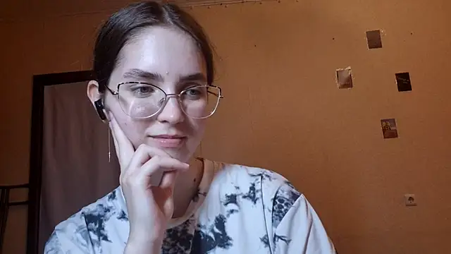 Snapshot of Katelemon chatting on 05/20/26, 02:34 Katelemon online show from 05/20/26, 02:34