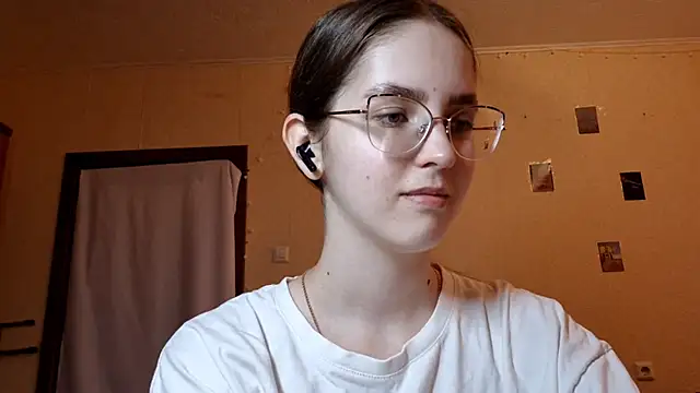 Snapshot of Katelemon chatting on 05/24/26, 01:38 Katelemon online show from 05/24/26, 01:38