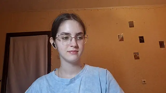 Snapshot of Katelemon chatting on 05/27/26, 01:19 Katelemon online show from 05/27/26, 01:19