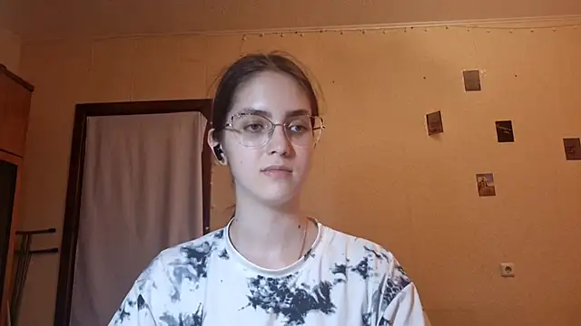 Snapshot of Katelemon chatting on 07/08/26, 02:21 Katelemon online show from 07/08/26, 02:21