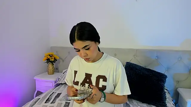 Snapshot of Ambarina_ chatting on 06/02/26, 11:45 Ambarina online show from 06/02/26, 11:45